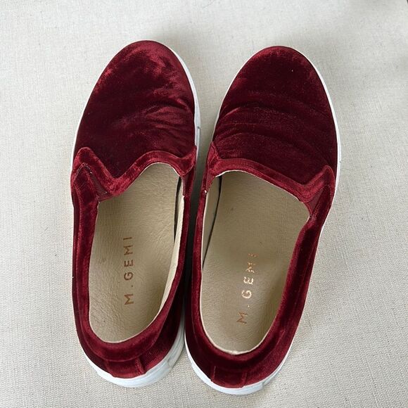 M. Gemi The Cerchio Velvet Sneaker in Red - Picture 2 of 9